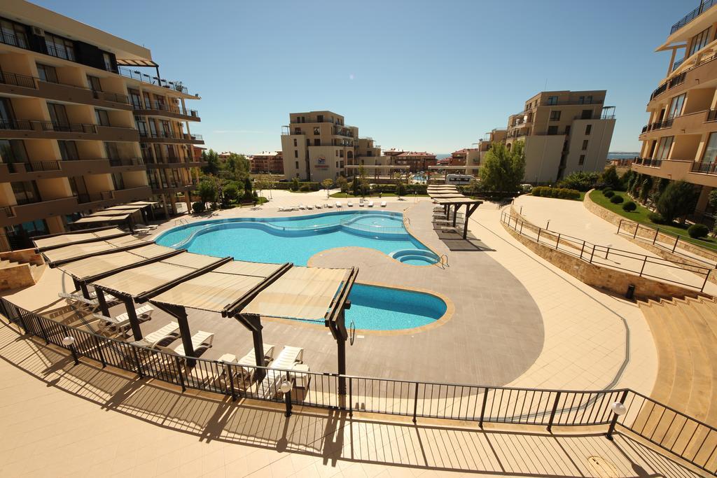 Menada Luxor Apartments Sveti Vlas Exteriör bild