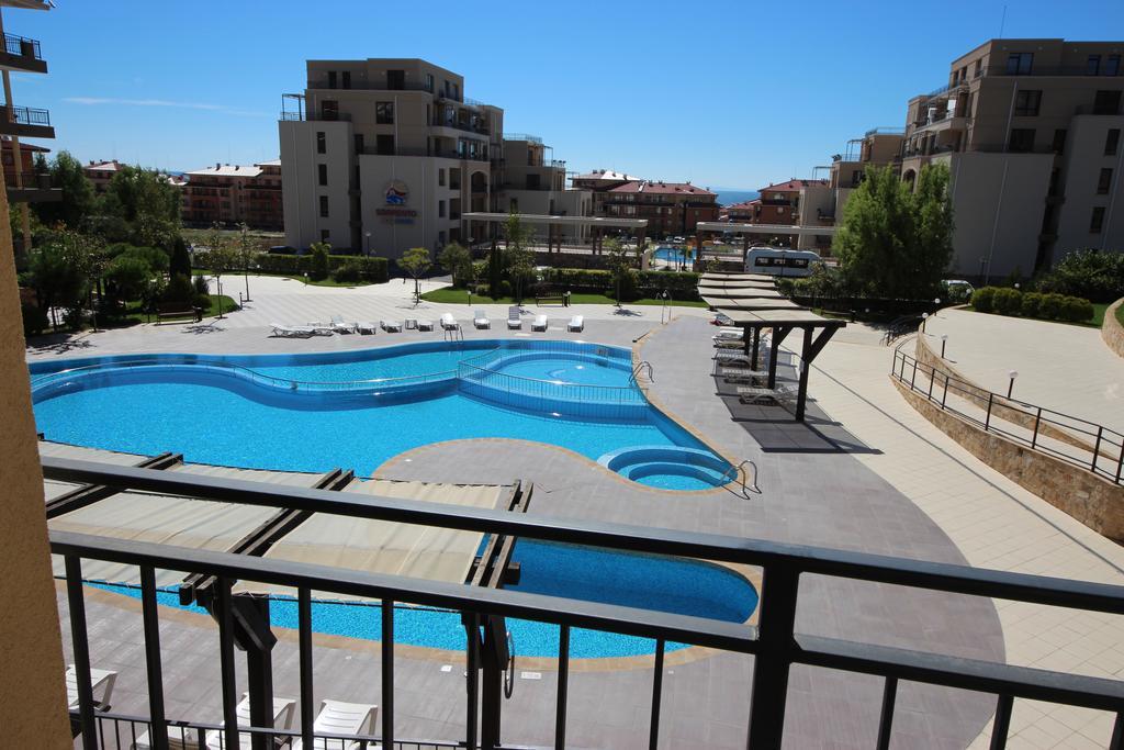 Menada Luxor Apartments Sveti Vlas Exteriör bild