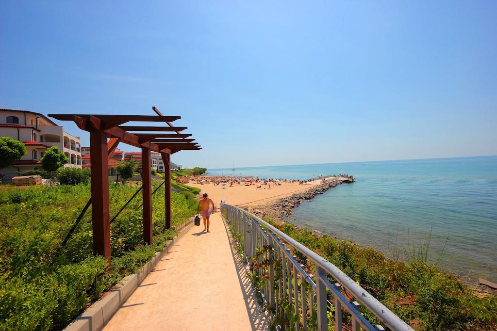 Menada Luxor Apartments Sveti Vlas Exteriör bild
