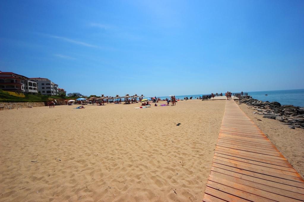Menada Luxor Apartments Sveti Vlas Exteriör bild