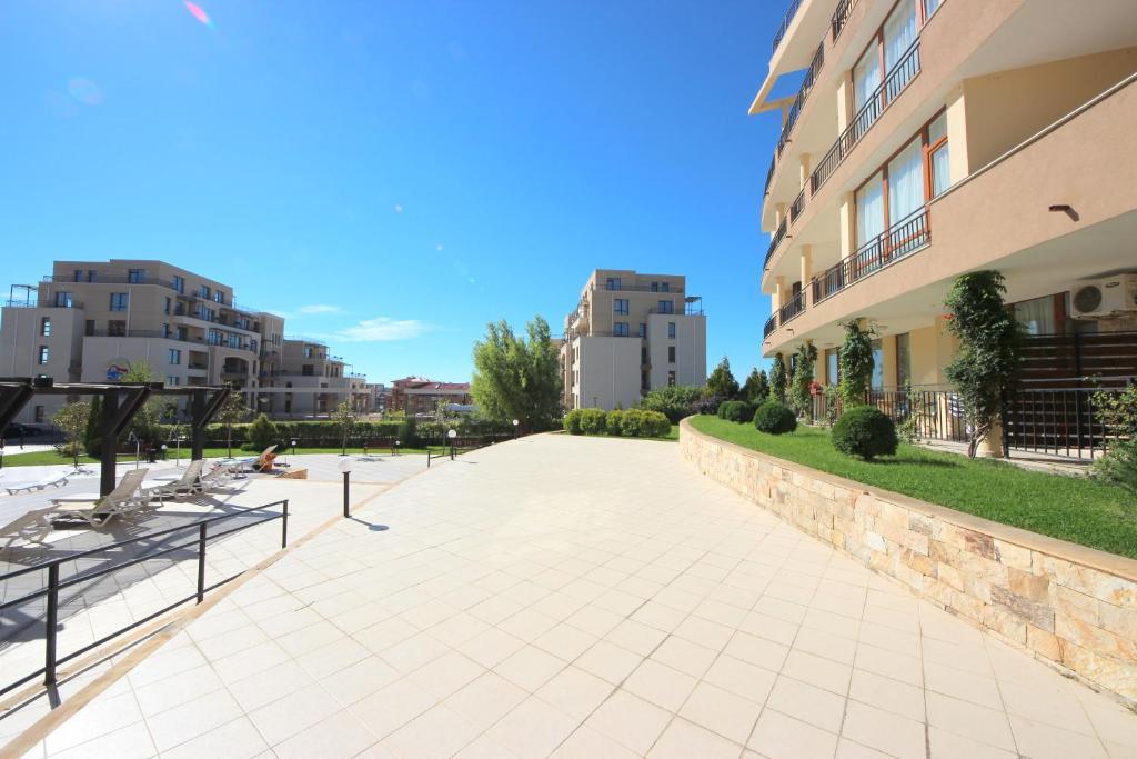Menada Luxor Apartments Sveti Vlas Exteriör bild