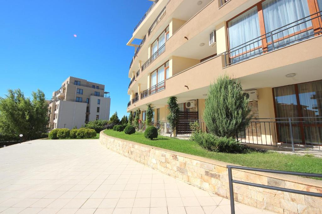 Menada Luxor Apartments Sveti Vlas Exteriör bild