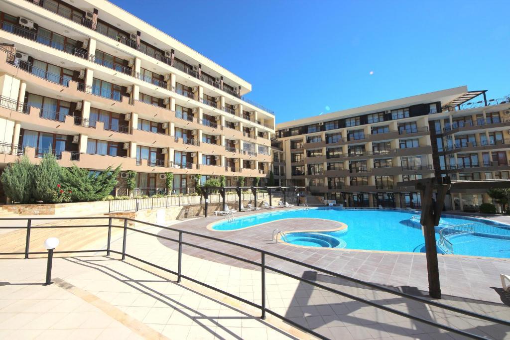 Menada Luxor Apartments Sveti Vlas Exteriör bild