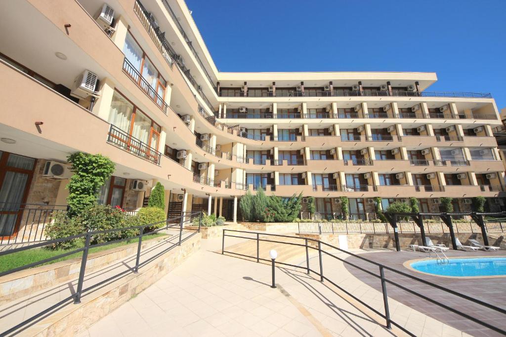 Menada Luxor Apartments Sveti Vlas Exteriör bild