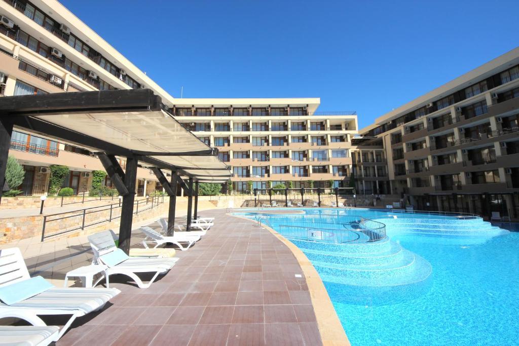 Menada Luxor Apartments Sveti Vlas Exteriör bild