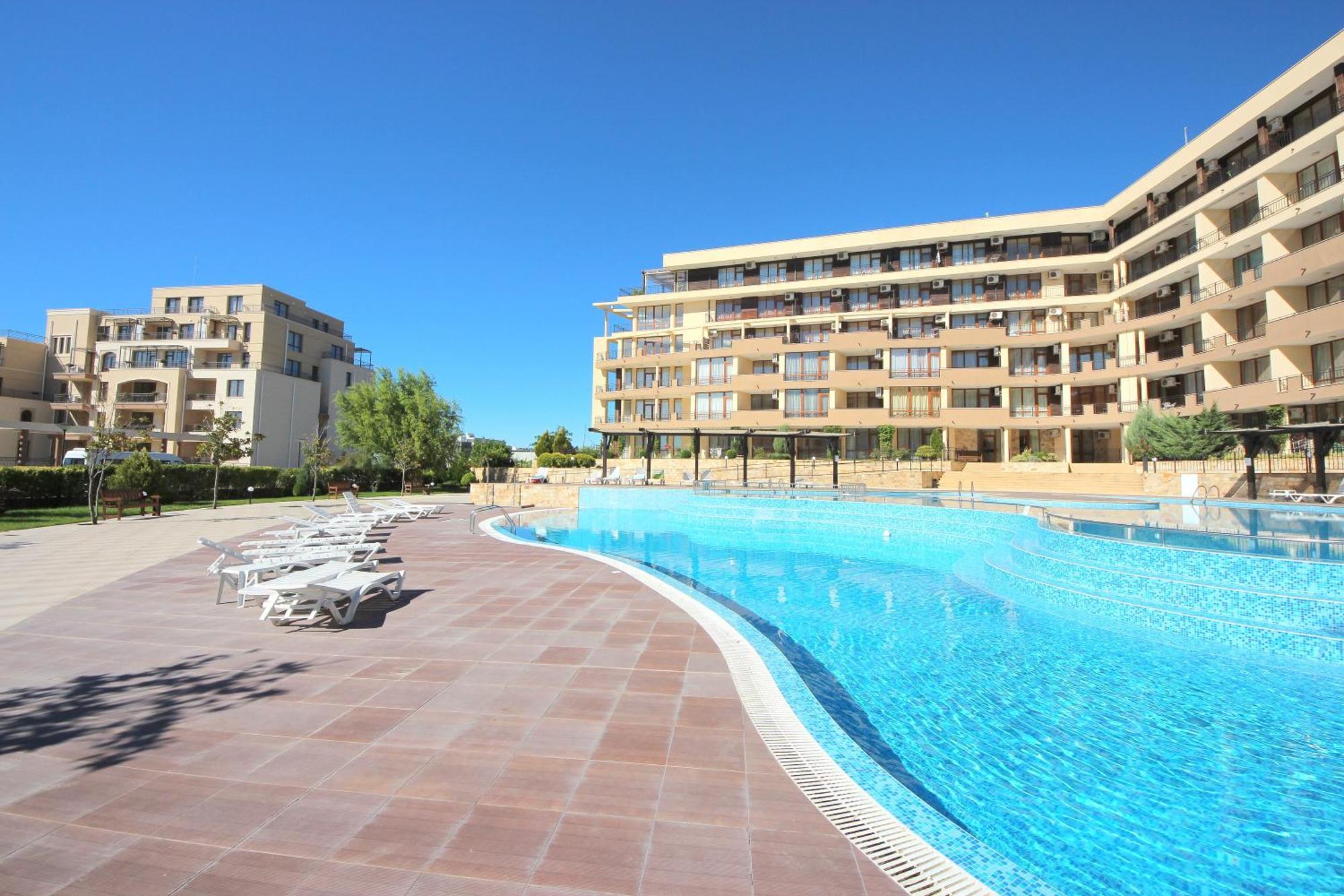 Menada Luxor Apartments Sveti Vlas Exteriör bild
