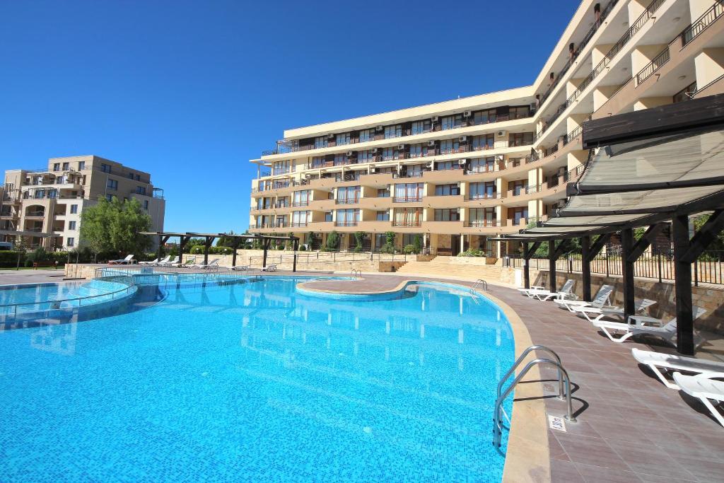 Menada Luxor Apartments Sveti Vlas Exteriör bild