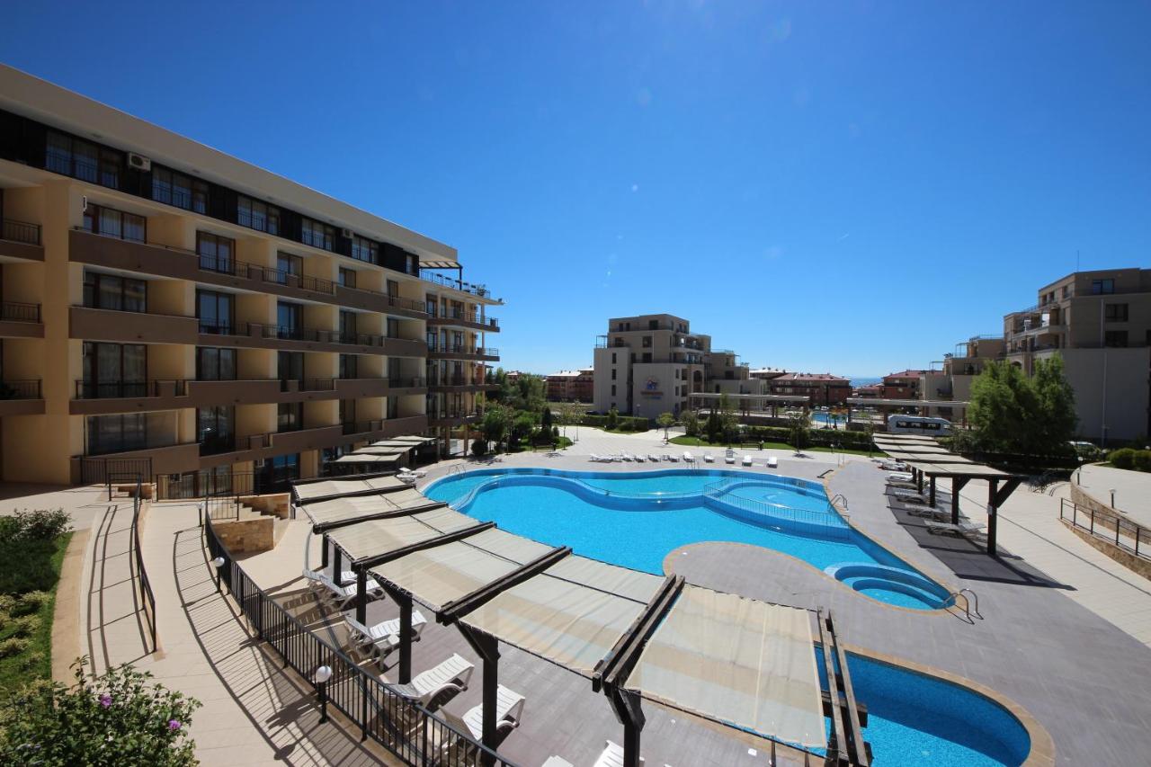 Menada Luxor Apartments Sveti Vlas Exteriör bild